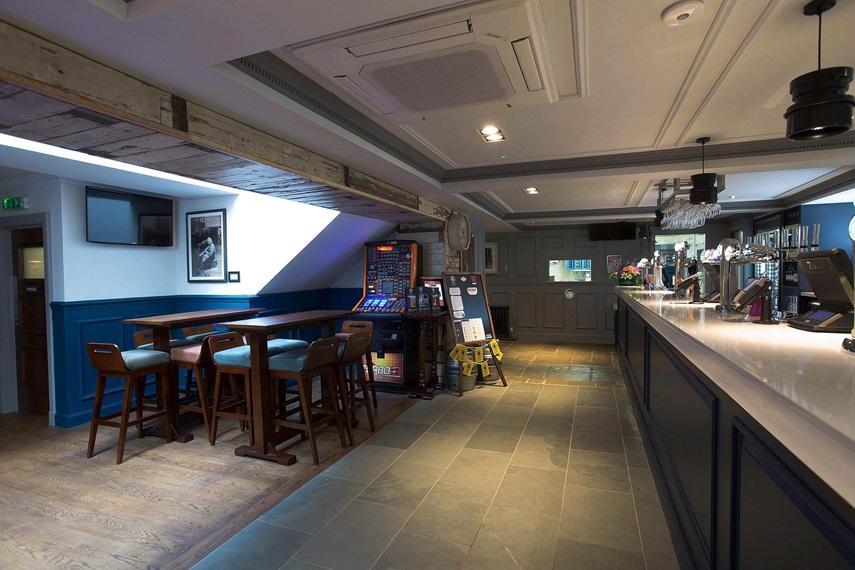 The Cross Keys Hotell Peebles Exteriör bild